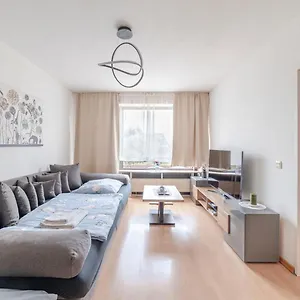  Apartment Schöne, Möblierte 2 Mit Balkon Und Tiefgarage Deutschland